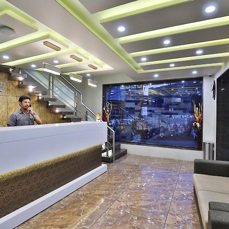 Hotel Pearl Vadodara Esterno foto