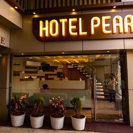 Hotel Pearl Vadodara Esterno foto